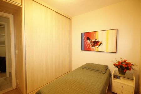 Apartamento à venda com 106m², 4 quartos e 2 vagasquarto 2