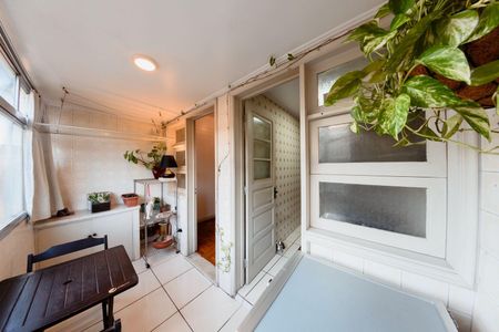 Apartamento à venda com 94m², 3 quartos e sem vaga Apartamento à venda com 94m², 3 quartos e sem vagaSacada
