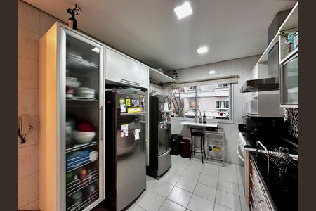 Casa de condomínio à venda com 224m², 4 quartos e 5 vagas Casa de condomínio à venda com 224m², 4 quartos e 5 vagasCozinha