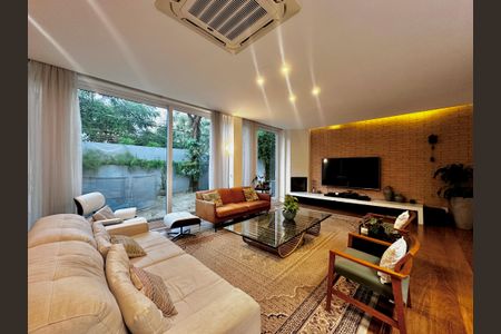 Casa de condomínio à venda com 224m², 4 quartos e 5 vagas Casa de condomínio à venda com 224m², 4 quartos e 5 vagasSala