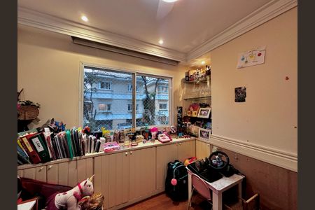 Casa de condomínio à venda com 224m², 4 quartos e 5 vagas Casa de condomínio à venda com 224m², 4 quartos e 5 vagasQuarto de Brinquedo Térreo