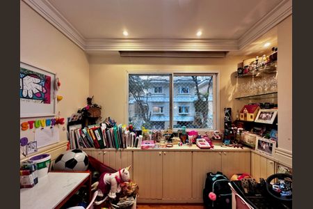 Casa de condomínio à venda com 224m², 4 quartos e 5 vagas Casa de condomínio à venda com 224m², 4 quartos e 5 vagasQuarto de Brinquedo Térreo