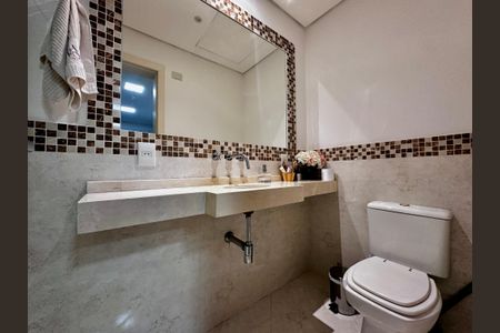 Casa de condomínio à venda com 224m², 4 quartos e 5 vagas Casa de condomínio à venda com 224m², 4 quartos e 5 vagasBanheiro Suíte 2