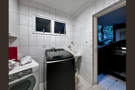 Casa de condomínio à venda com 224m², 4 quartos e 5 vagas Casa de condomínio à venda com 224m², 4 quartos e 5 vagasÁrea de Serviço