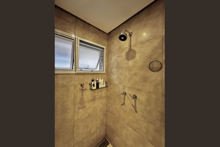 Casa de condomínio à venda com 224m², 4 quartos e 5 vagas Casa de condomínio à venda com 224m², 4 quartos e 5 vagasBanheiro Suíte 1