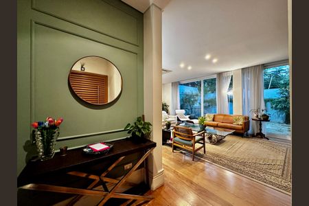 Casa de condomínio à venda com 224m², 4 quartos e 5 vagas Casa de condomínio à venda com 224m², 4 quartos e 5 vagasSala