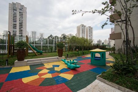 Apartamento para alugar com 77m², 2 quartos e 1 vaga Apartamento para alugar com 77m², 2 quartos e 1 vagaÁrea comum - Playground