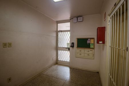 Apartamento à venda com 160m², 4 quartos e 2 vagas Apartamento à venda com 160m², 4 quartos e 2 vagasHall de entrada