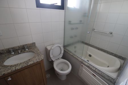 Apartamento à venda com 120m², 2 quartos e 2 vagasBanheiro 2