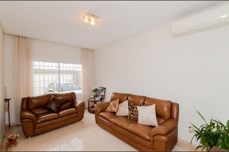 Casa à venda com 175m², 3 quartos e 3 vagasSala de Tv