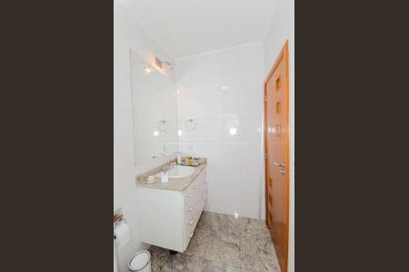 Casa à venda com 175m², 3 quartos e 3 vagasBanheiro da Suíte