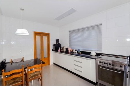 Casa à venda com 175m², 3 quartos e 3 vagasCozinha