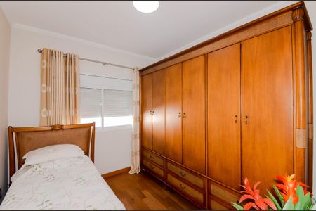 Casa à venda com 175m², 3 quartos e 3 vagasQuarto 2