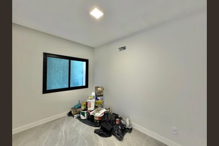 Casa de condomínio à venda com 180m², 4 quartos e 2 vagas Casa de condomínio à venda com 180m², 4 quartos e 2 vagasSuíte 4