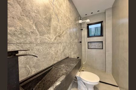 Casa de condomínio à venda com 180m², 4 quartos e 2 vagas Casa de condomínio à venda com 180m², 4 quartos e 2 vagasSuíte 4 - Banheiro