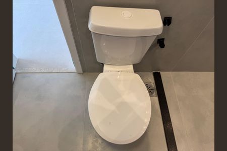 Casa de condomínio à venda com 180m², 4 quartos e 2 vagas Casa de condomínio à venda com 180m², 4 quartos e 2 vagasSuíte 1 - Banheiro