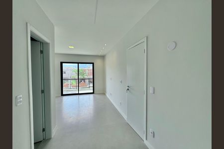 Casa de condomínio à venda com 180m², 4 quartos e 2 vagas Casa de condomínio à venda com 180m², 4 quartos e 2 vagasSuíte 1