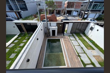 Casa de condomínio à venda com 180m², 4 quartos e 2 vagas Casa de condomínio à venda com 180m², 4 quartos e 2 vagasSuíte 1 - Varanda - Vista