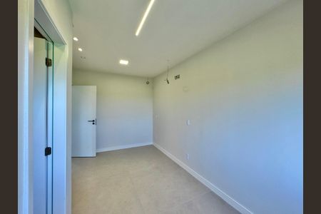 Casa de condomínio à venda com 180m², 4 quartos e 2 vagas Casa de condomínio à venda com 180m², 4 quartos e 2 vagasSuíte 2