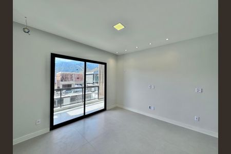 Casa de condomínio à venda com 180m², 4 quartos e 2 vagas Casa de condomínio à venda com 180m², 4 quartos e 2 vagasSuíte 1