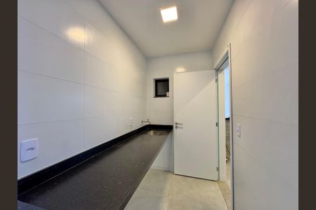 Casa de condomínio à venda com 180m², 4 quartos e 2 vagas Casa de condomínio à venda com 180m², 4 quartos e 2 vagasÁrea de Serviço