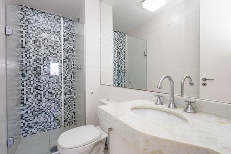 Apartamento à venda com 64m², 2 quartos e 1 vaga Apartamento à venda com 64m², 2 quartos e 1 vagaBanheiro Social