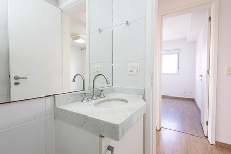 Apartamento à venda com 64m², 2 quartos e 1 vaga Apartamento à venda com 64m², 2 quartos e 1 vagaBanheiro Social