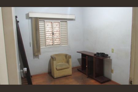 Casa à venda com 175m², 3 quartos e 2 vagasQuarto