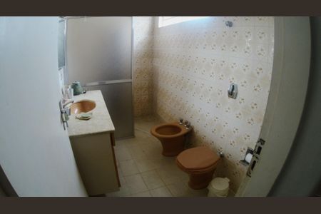 Casa à venda com 175m², 3 quartos e 2 vagasBanheiro