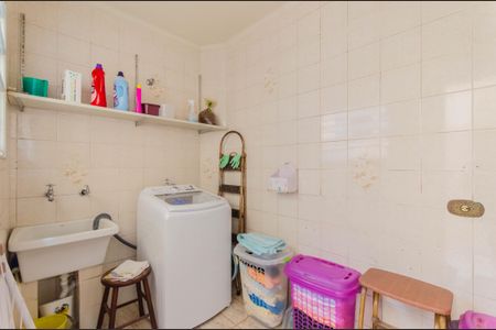 Casa à venda com 170m², 5 quartos e 2 vagas Casa à venda com 170m², 5 quartos e 2 vagasÁrea de Serviço