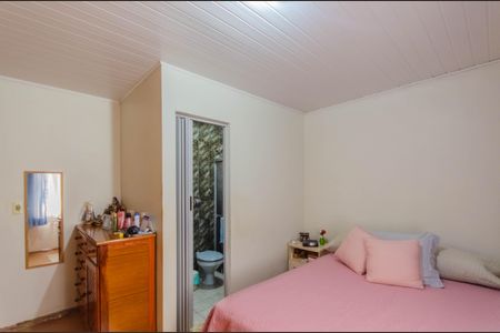 Casa à venda com 170m², 5 quartos e 2 vagas Casa à venda com 170m², 5 quartos e 2 vagasSuíte