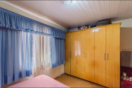 Casa à venda com 170m², 5 quartos e 2 vagas Casa à venda com 170m², 5 quartos e 2 vagasSuíte