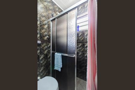 Casa à venda com 170m², 5 quartos e 2 vagas Casa à venda com 170m², 5 quartos e 2 vagasBanheiro da Suíte