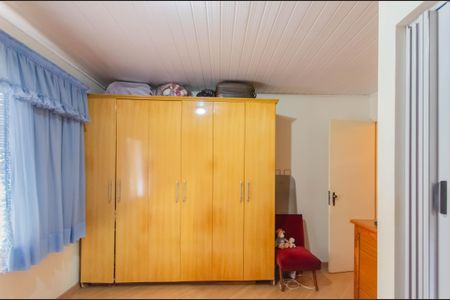 Casa à venda com 170m², 5 quartos e 2 vagas Casa à venda com 170m², 5 quartos e 2 vagasSuíte