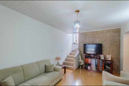 Casa à venda com 170m², 5 quartos e 2 vagas Casa à venda com 170m², 5 quartos e 2 vagasSala