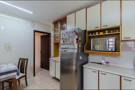 Casa à venda com 170m², 5 quartos e 2 vagas Casa à venda com 170m², 5 quartos e 2 vagasCozinha