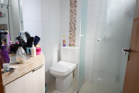 Casa de condomínio à venda com 217m², 3 quartos e 2 vagasBanheiro do Quarto 1