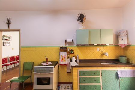 Casa à venda com 240m², 3 quartos e 3 vagas Casa à venda com 240m², 3 quartos e 3 vagasCozinha