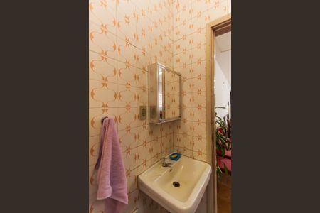 Casa à venda com 240m², 3 quartos e 3 vagas Casa à venda com 240m², 3 quartos e 3 vagasBanheiro 2