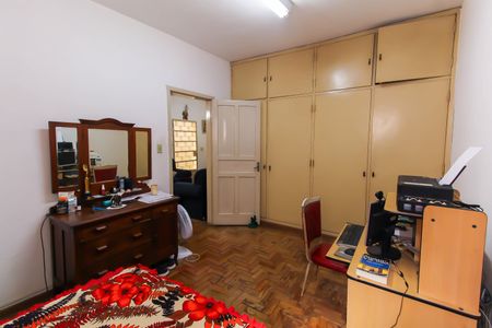 Casa à venda com 240m², 3 quartos e 3 vagas Casa à venda com 240m², 3 quartos e 3 vagasQuarto 2