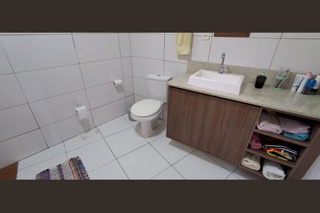 Casa à venda com 230m², 3 quartos e 8 vagas Casa à venda com 230m², 3 quartos e 8 vagasBanheiro Social