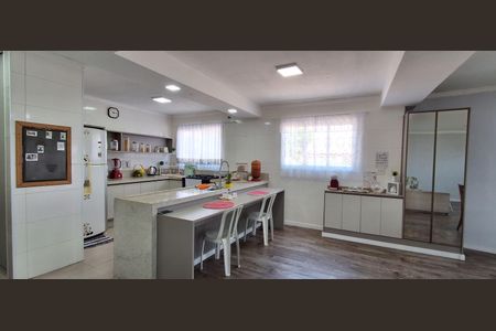 Casa à venda com 230m², 3 quartos e 8 vagas Casa à venda com 230m², 3 quartos e 8 vagasCozinha