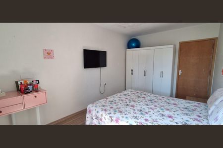 Casa à venda com 230m², 3 quartos e 8 vagas Casa à venda com 230m², 3 quartos e 8 vagasQuarto 2