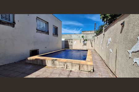 Casa à venda com 230m², 3 quartos e 8 vagas Casa à venda com 230m², 3 quartos e 8 vagasPiscina