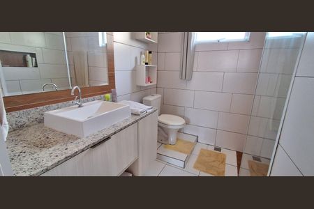 Casa à venda com 230m², 3 quartos e 8 vagas Casa à venda com 230m², 3 quartos e 8 vagasBanheiro da Suíte