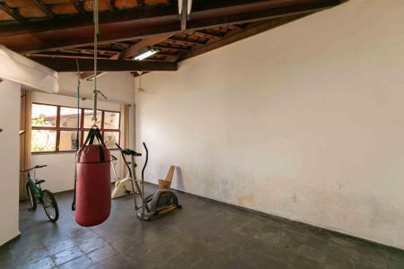 Casa à venda com 460m², 5 quartos e 5 vagasAcademia