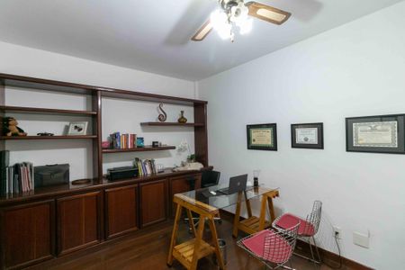 Casa à venda com 460m², 5 quartos e 5 vagasEscritório