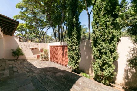 Casa à venda com 460m², 5 quartos e 5 vagasÁrea Externa