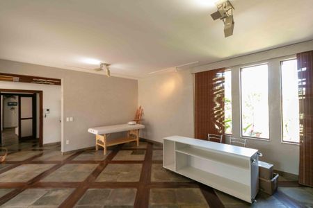 Casa à venda com 460m², 5 quartos e 5 vagasSala 1