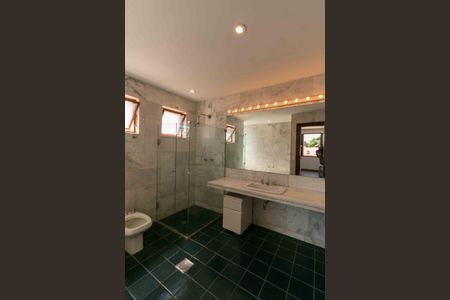 Casa à venda com 460m², 5 quartos e 5 vagasBanheiro Suite